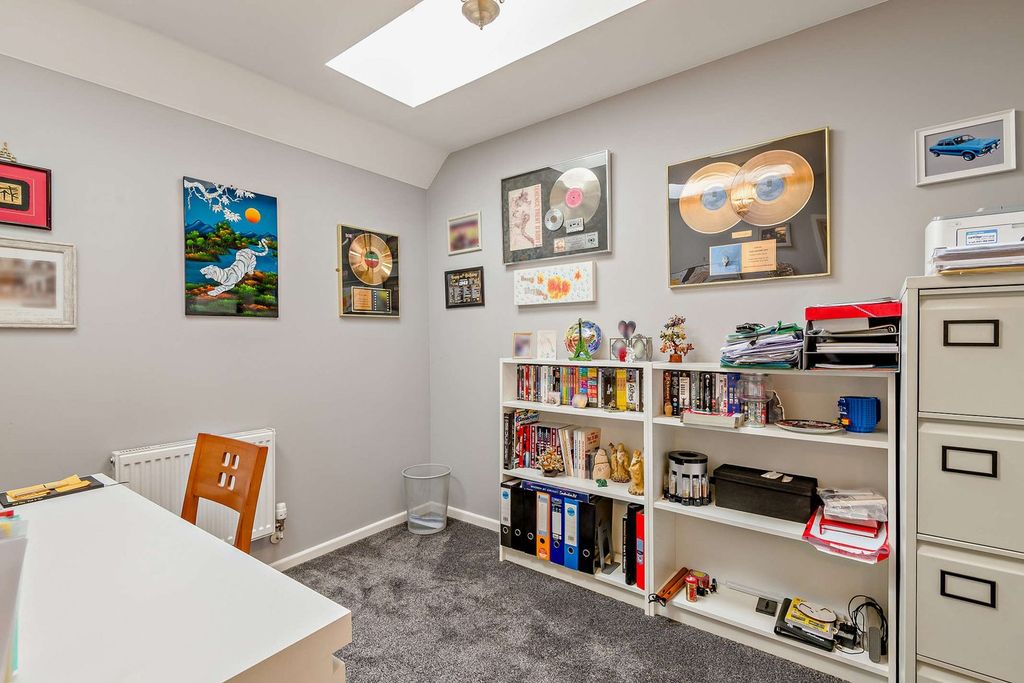 Additional image 17 of 2 bed flat for saleErmin Mews, Swindon SN3