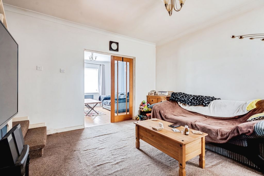 Additional image 6 of 3 bed terraced house for saleCricklade Road, Swindon, Wiltshire SN2