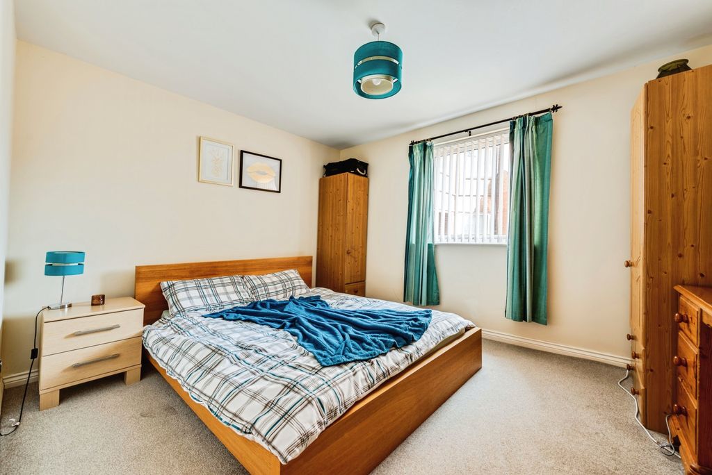 Additional image 11 of 2 bed flat for saleYersin Court, Swindon SN1