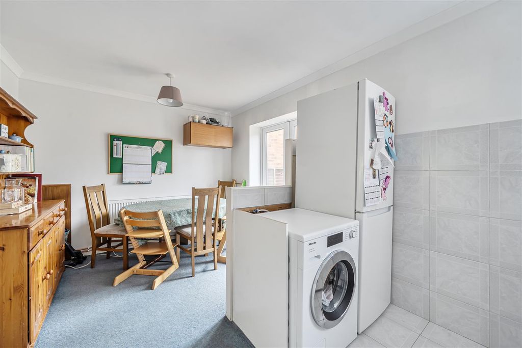 Additional image 6 of 3 bed terraced house for saleForest Road, Crowthorne, Berkshire RG45