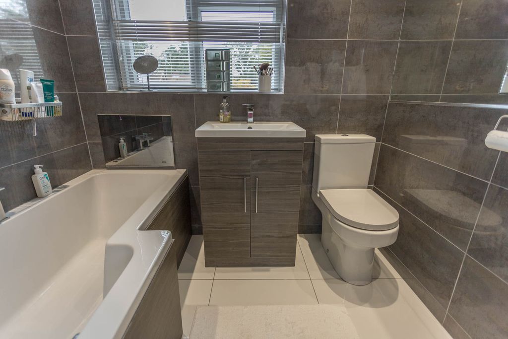 Additional image 16 of 3 bed detached house for saleMansfield Place, Ascot, Berkshire SL5