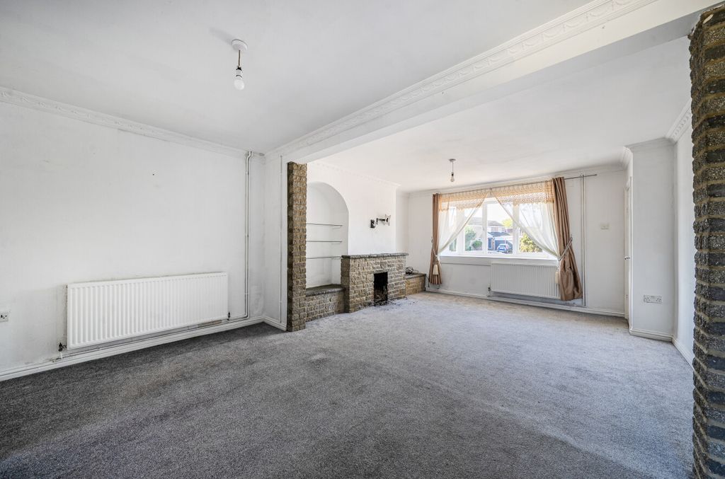 Additional image 10 of 3 bed semi-detached house for saleStation Road, Chiseldon, Swindon SN4