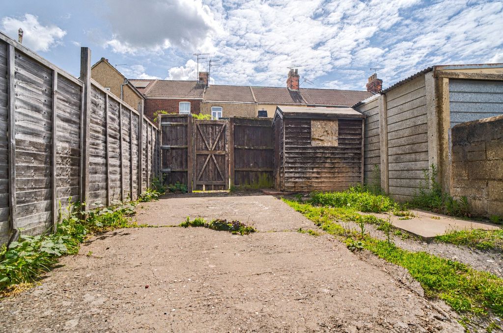 Additional image 11 of 2 bed terraced house for saleRedcliffe Street, Swindon, Wiltshire SN2
