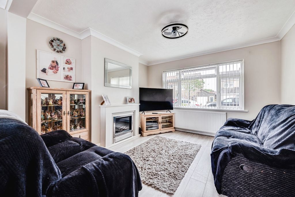 Additional image 6 of 4 bed semi-detached house for saleCollett Avenue, Swindon, Wiltshire SN2