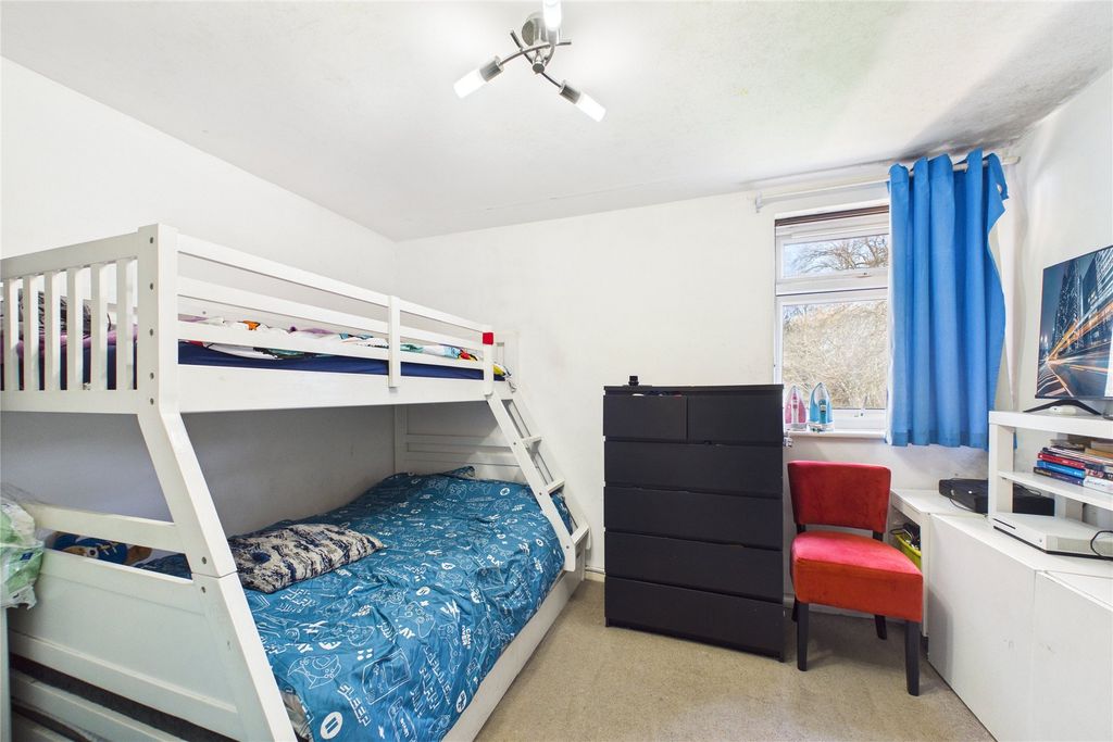 Additional image 5 of 2 bed flat for saleLydbury, Bracknell, Berkshire RG12