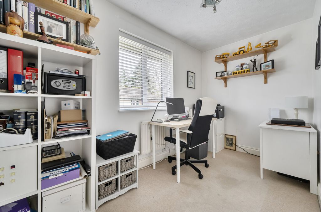Additional image 13 of 5 bed detached house for saleField Park, Bracknell, Berkshire RG12