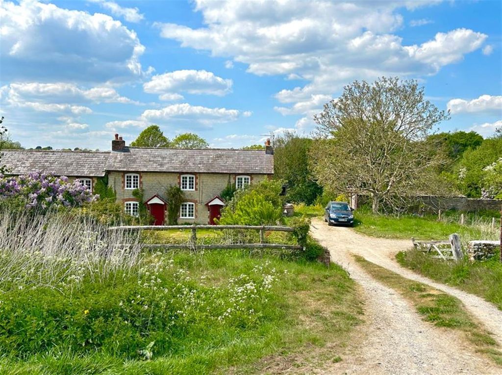5 bed semi-detached house for saleLittlecote Cottages, Hilmarton, Calne SN11