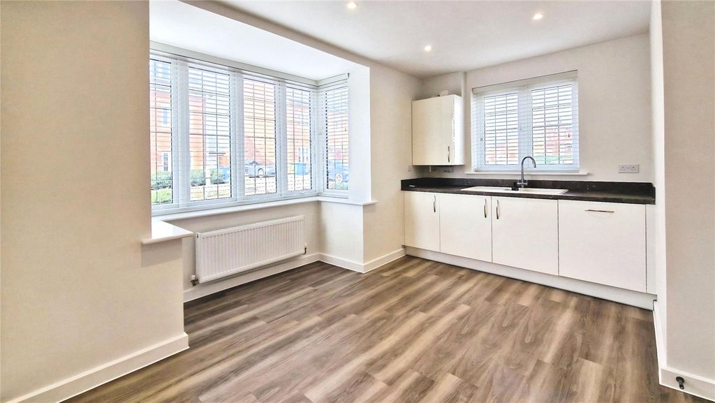 Additional image 16 of 4 bed detached house for saleSt. Georges Park, Binfield, Bracknell, Berkshire RG42