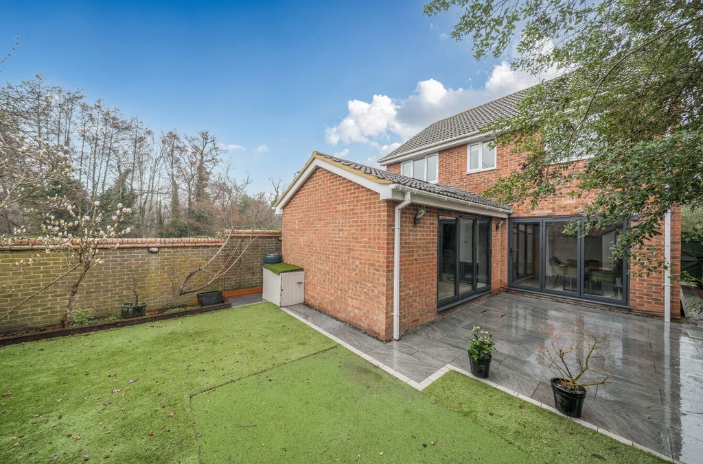 Additional image 13 of 4 bed detached house for saleCressida Chase, Warfield, Bracknell, Berkshire RG42