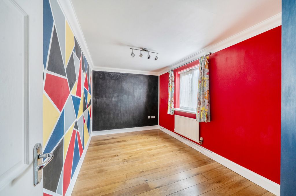 Additional image 18 of 5 bed terraced house for saleZakopane Road, Swindon, Wiltshire SN25