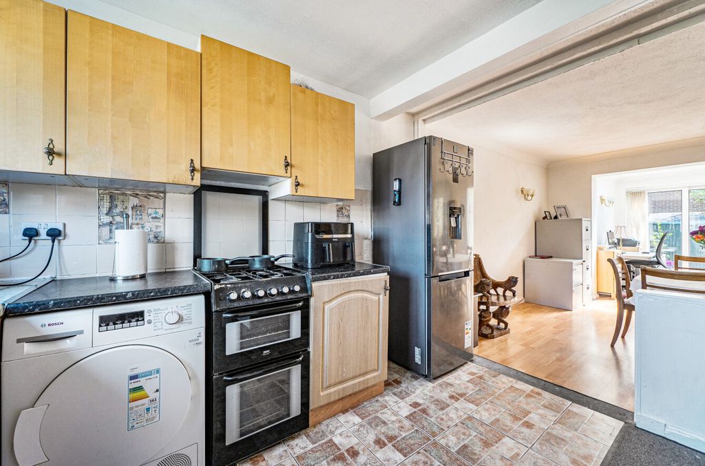 Additional image 22 of 4 bed terraced house for saleWoodies Close, Binfield, Bracknell, Berkshire RG42