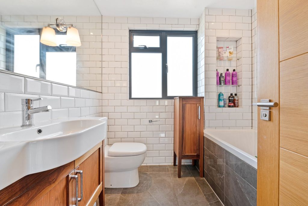 Additional image 13 of 4 bed detached house for saleThe Avenue, Ascot, Berkshire SL5