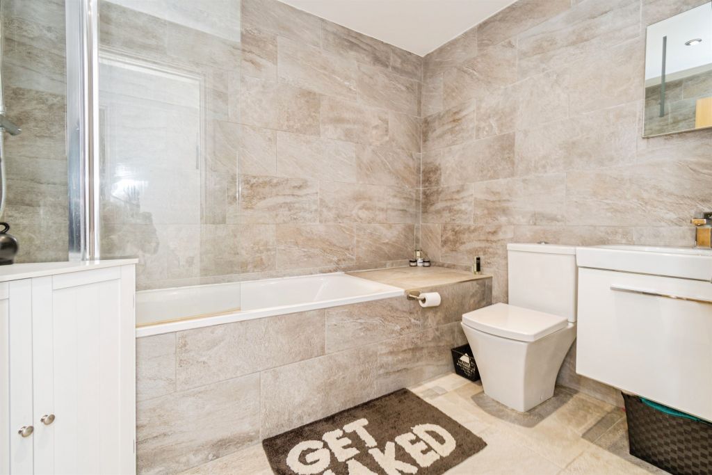 Additional image 11 of 2 bed flat for saleAbbey Walk, Romsey SO51