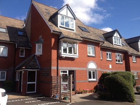 Commodore Court, Captains Place, Southampton SO14