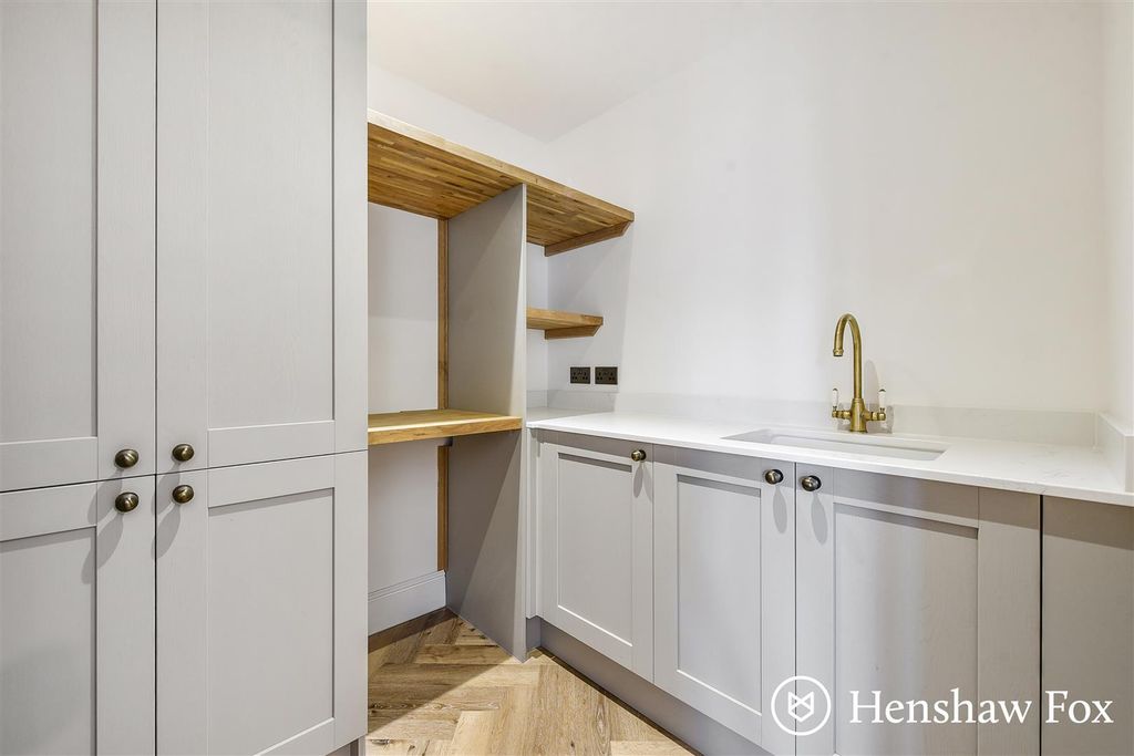 Additional image 8 of 4 bed detached house for saleThe Common, Woodgreen, Fordingbridge SP6