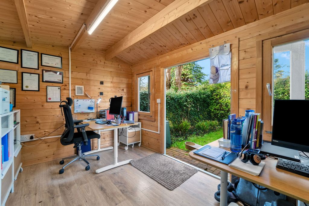 Additional image 18 of 4 bed semi-detached house for saleLovel Road, Winkfield, Windsor, Berkshire SL4