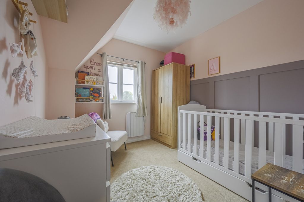 2 bed flat for saleCallington Road, Swindon SN25 photo 5
