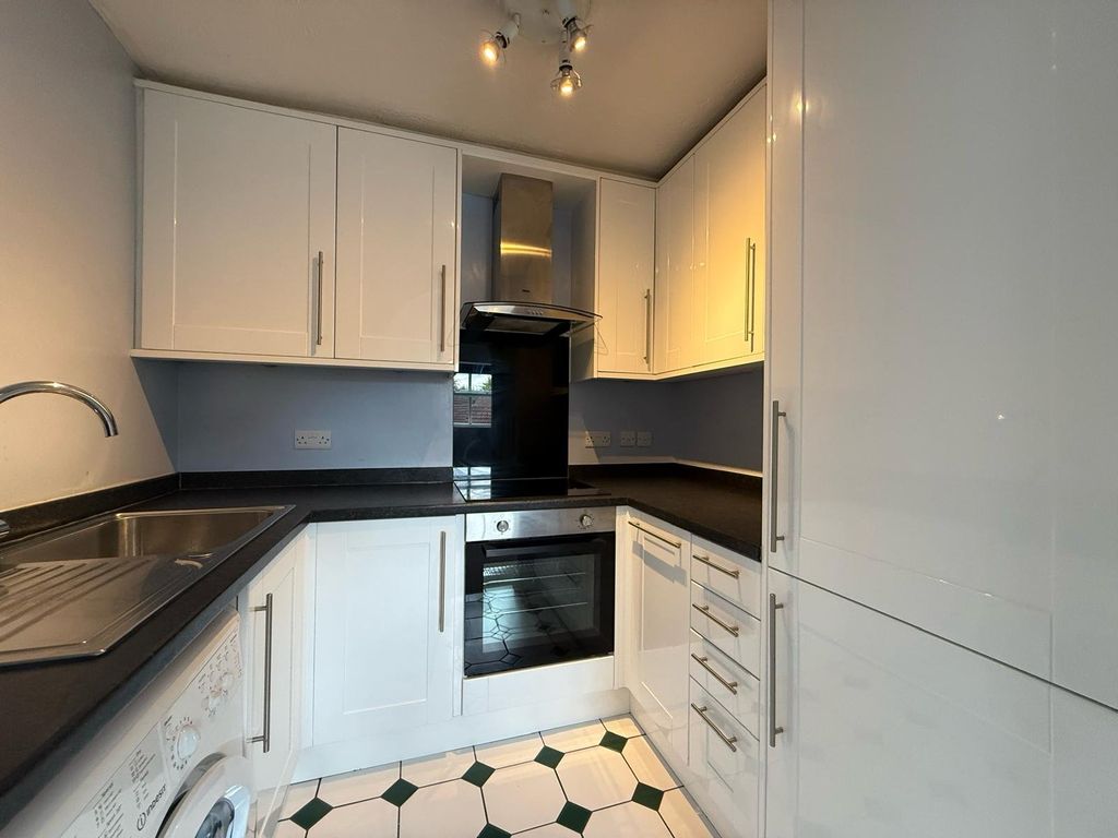 Additional image 3 of 2 bed flat for saleFriendship Way, Bracknell, Berkshire RG12