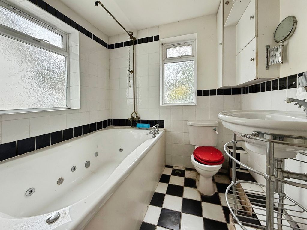 Additional image 9 of 4 bed semi-detached house for saleWhite City, Crowthorne, Berkshire RG45