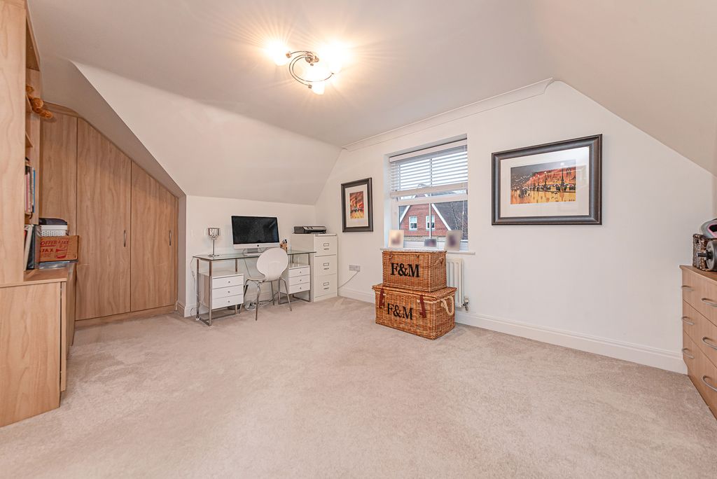 Additional image 13 of 4 bed town house for saleGatcombe Crescent, Ascot, Berkshire SL5