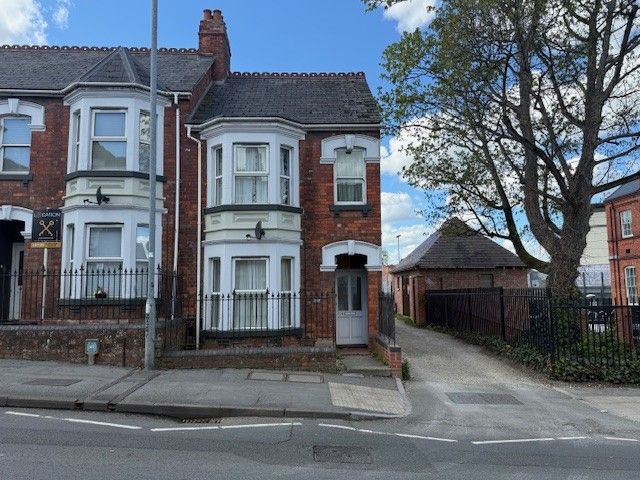 2 bed block of flats for saleVictoria Road, Old Town, Swindon SN1