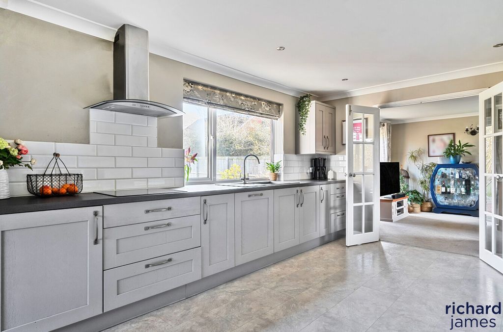 Additional image 8 of 5 bed detached house for saleStoneover Lane, Royal Wootton Bassett SN4