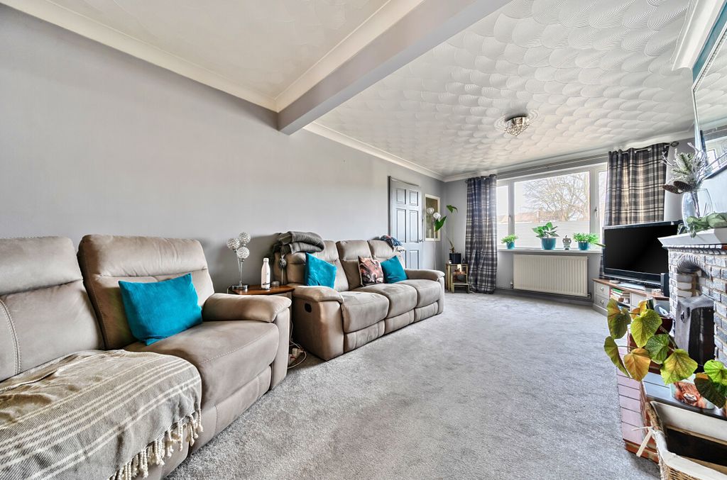 Additional image 5 of 4 bed semi-detached house for saleFairford Crescent, Swindon SN25