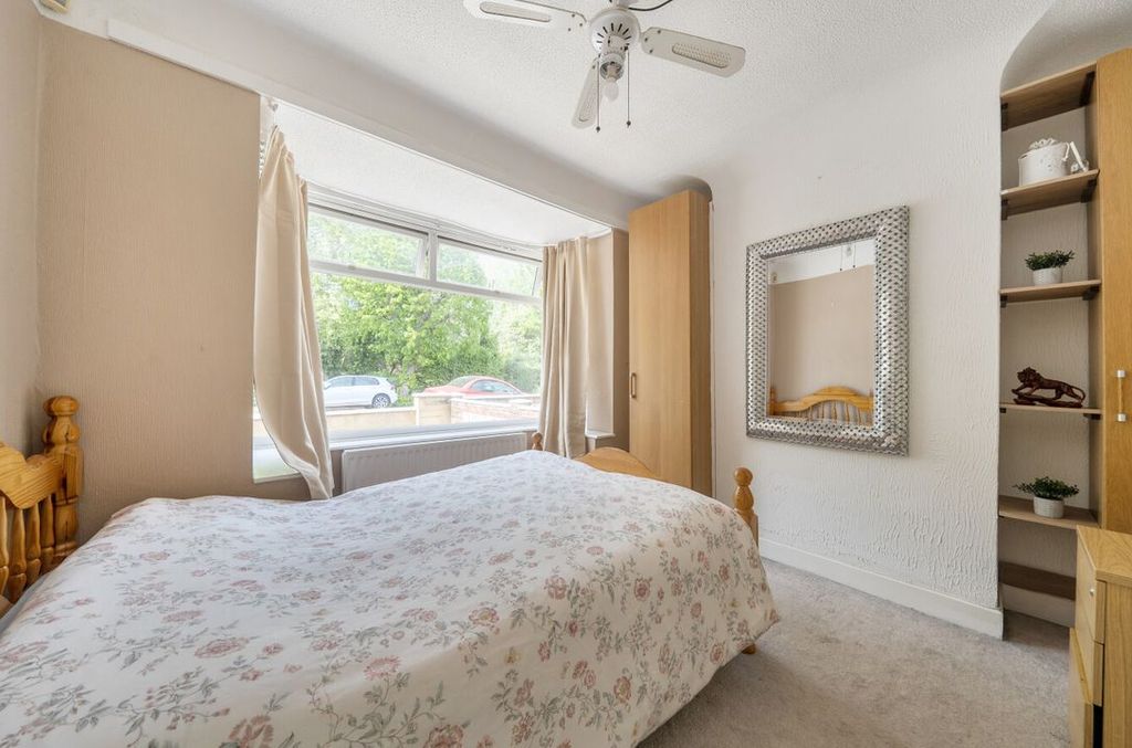 Additional image 9 of 3 bed semi-detached house for saleShrivenham Road, Swindon SN1