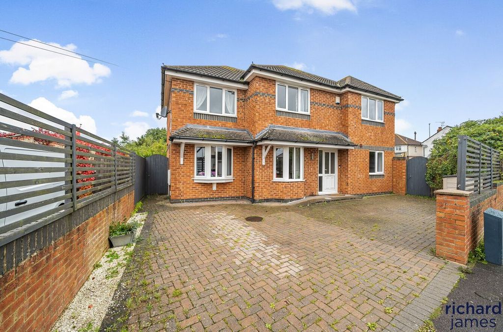 4 bed detached house for saleNythe Road, Nythe, Swindon SN3