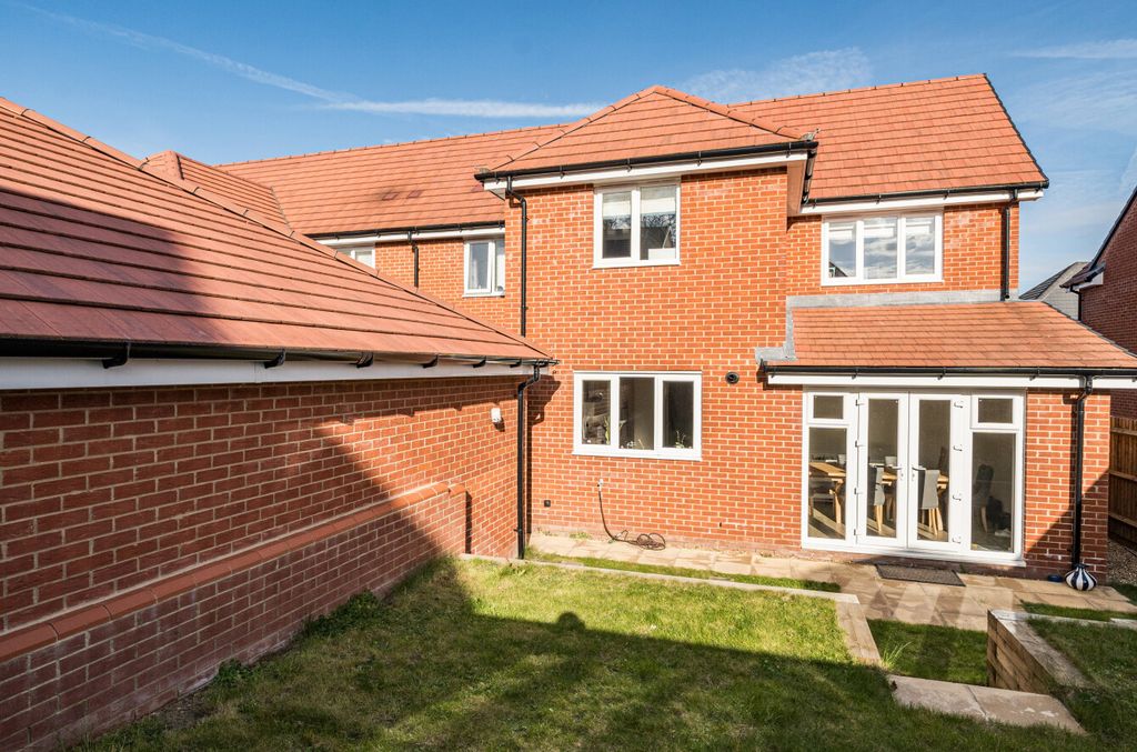 Additional image 7 of 4 bed semi-detached house for saleHeythorp Park, Binfield, Bracknell, Berkshire RG42