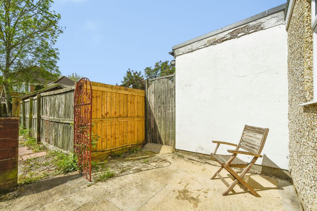 Additional image 13 of 3 bed terraced house for saleHigh Street, Haydon Wick, Swindon SN25