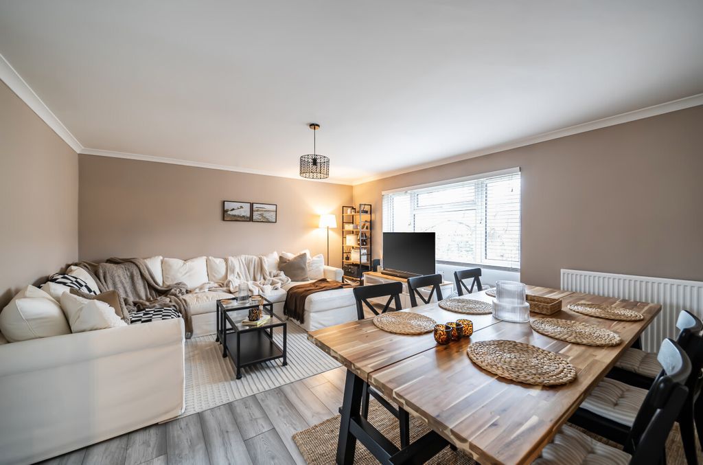 Additional image 6 of 2 bed flat for saleEarlswood, Bracknell RG12