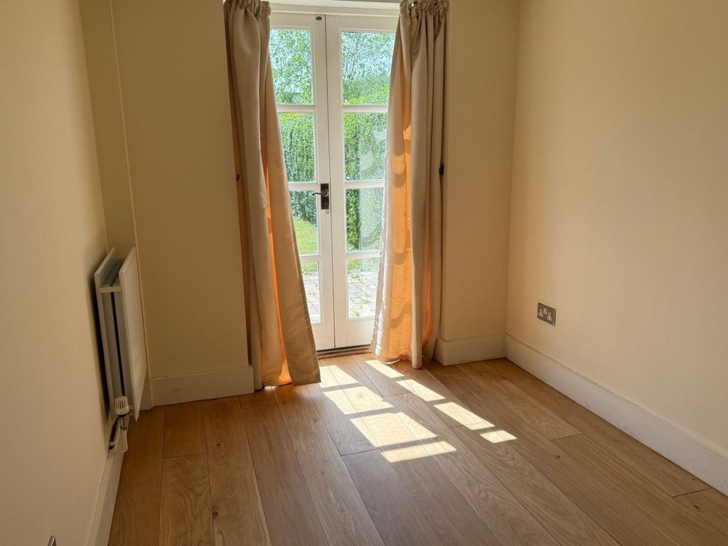 3 bed cottage for saleThe Common, Winterslow SP5 photo 5