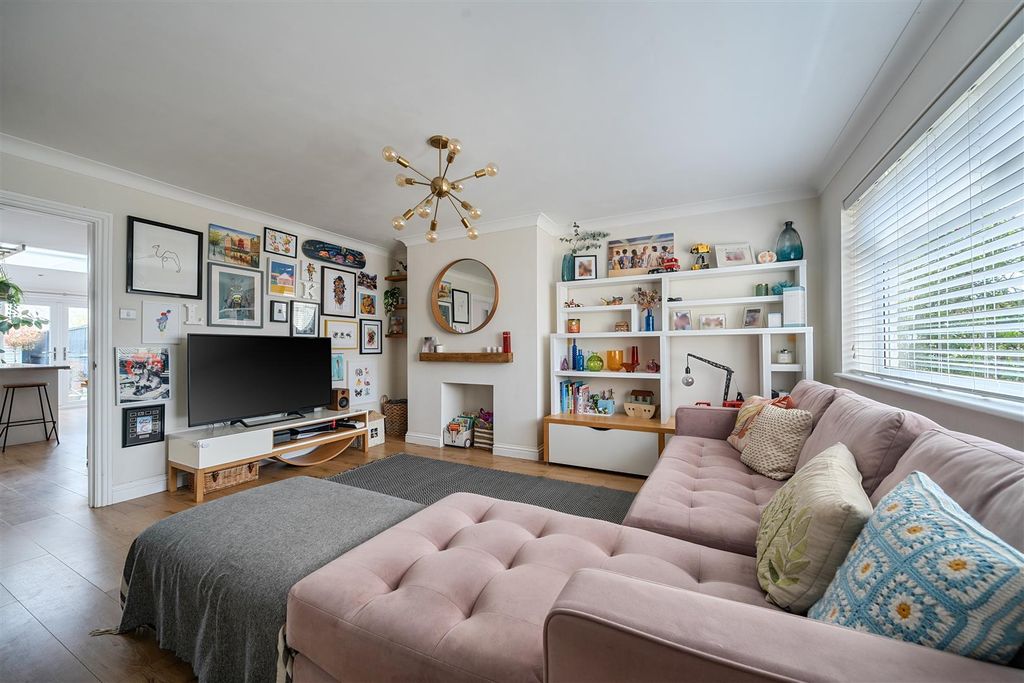 Additional image 5 of 4 bed semi-detached house for saleCowley Way, Sutton Benger, Chippenham SN15