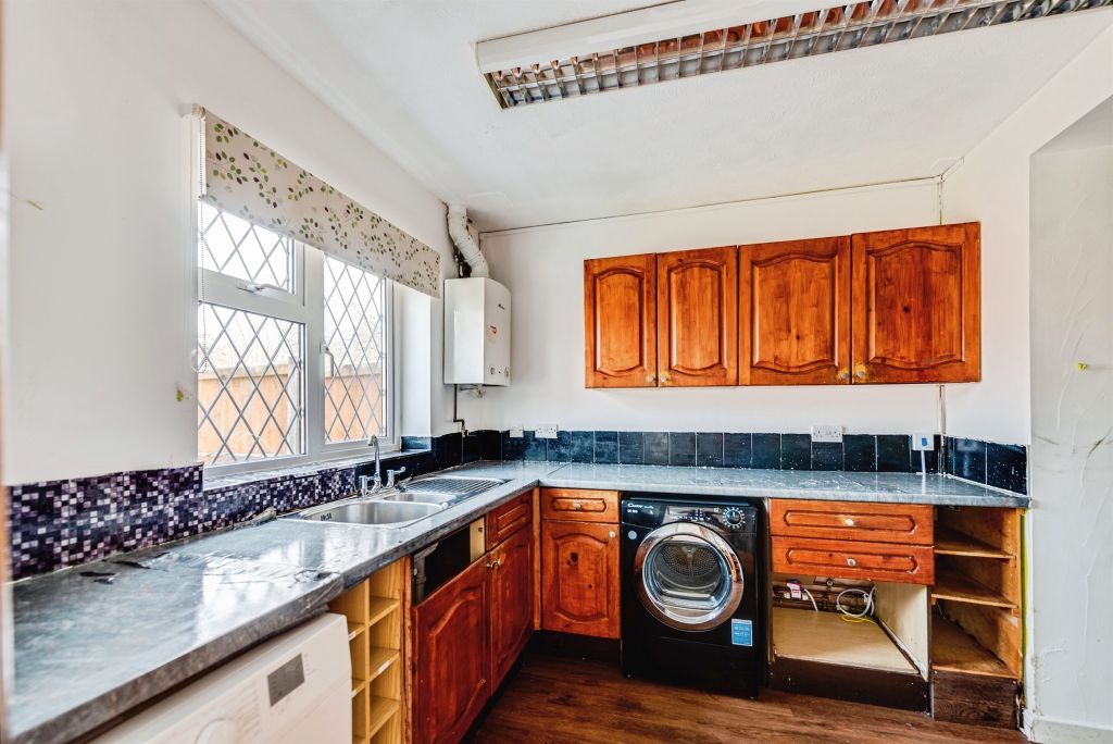 Additional image 8 of 4 bed semi-detached house for saleCastlefield Close, Eastleaze, Swindon SN5