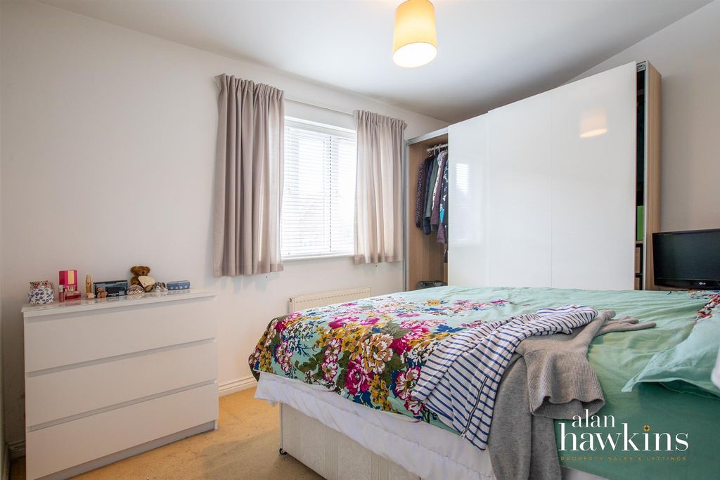 Additional image 6 of 3 bed end terrace house for saleSprats Barn Crescent, Royal Wootton Bassett, Swindon SN4