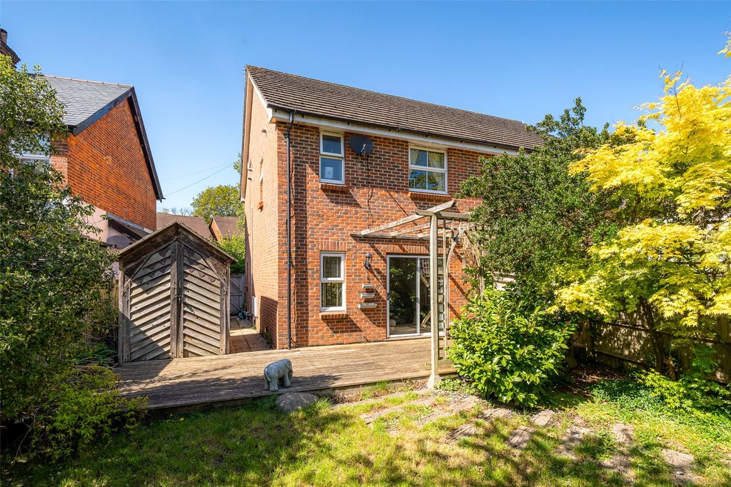 3 bed semi-detached house for saleBroad Lane, Bracknell, Berkshire RG12