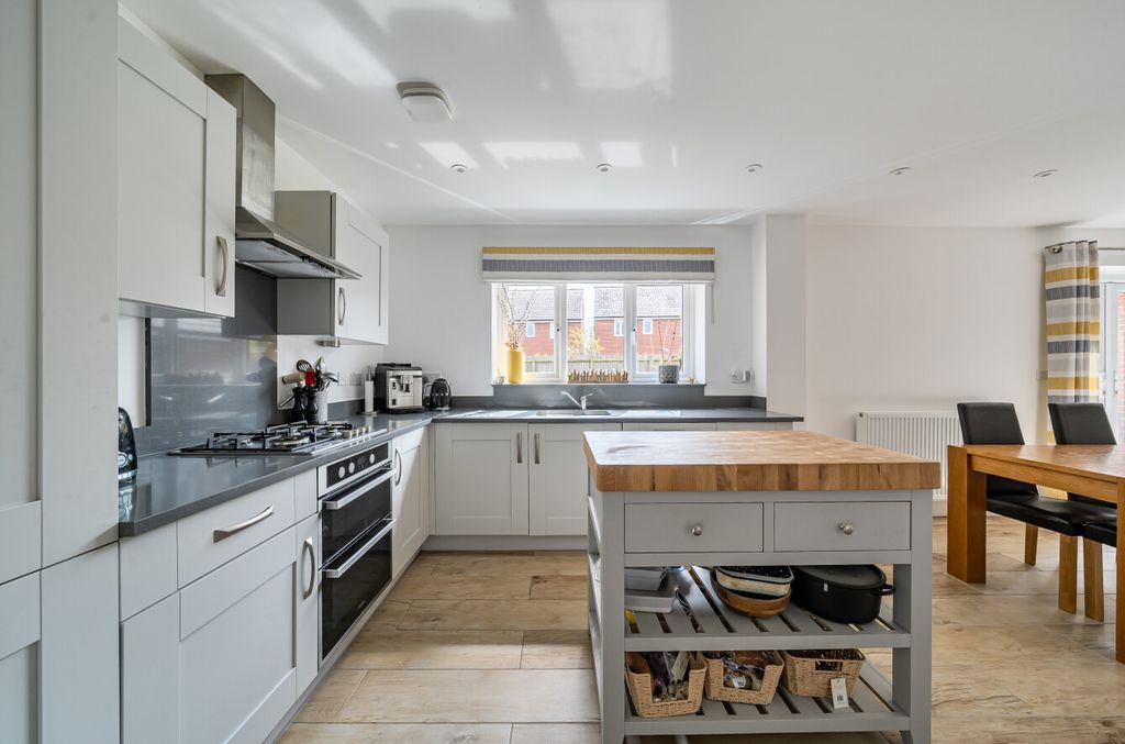 Additional image 4 of 4 bed detached house for saleFreeman Crescent, Wroughton, Swindon SN4
