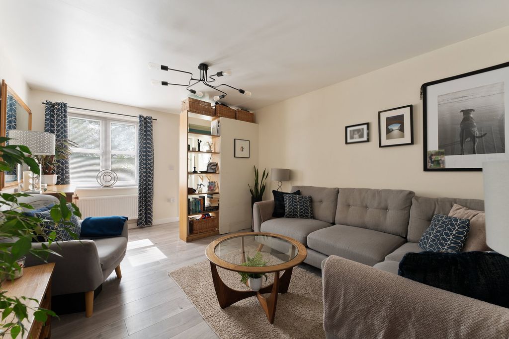 Additional image 2 of 3 bed detached house for saleIvie Place, Salisbury SP2