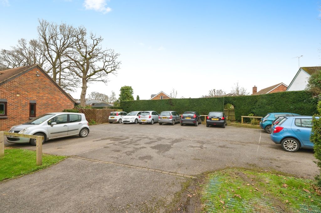 Additional image 11 of 1 bed flat for saleKingsmead, Lower Common Road, West Wellow, Romsey SO51