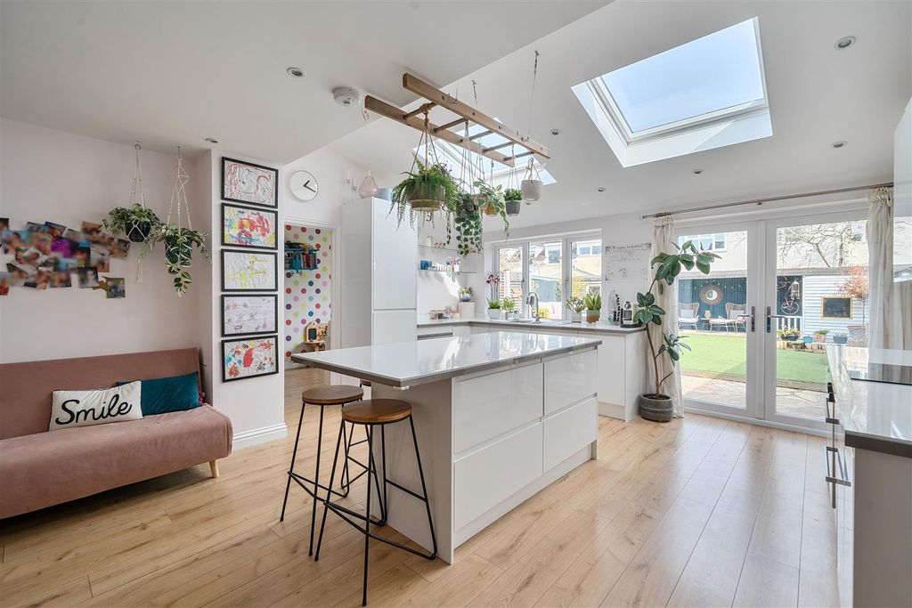 Additional image 3 of 4 bed semi-detached house for saleCowley Way, Sutton Benger, Chippenham SN15
