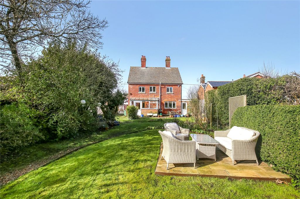 Additional image 14 of 4 bed country house for saleCanada Road, West Wellow, Romsey, Hampshire SO51