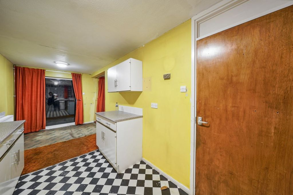 Additional image 8 of 3 bed terraced house for sale11 Lingwood, Bracknell, Berkshire RG12