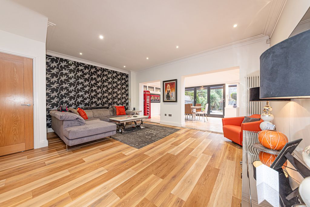 Additional image 3 of 4 bed town house for saleGatcombe Crescent, Ascot, Berkshire SL5