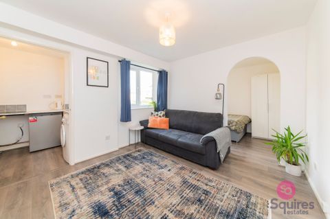 Taunton Drive, London N2