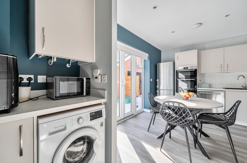 Additional image 9 of 3 bed semi-detached house for saleSt. Georges Park, Binfield, Bracknell, Berkshire RG42