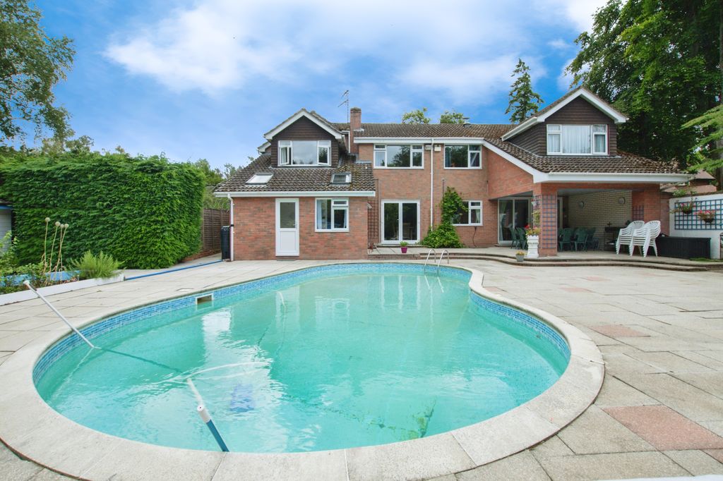 Additional image 2 of 6 bed detached house for saleLyndhurst Road, Salisbury SP5
