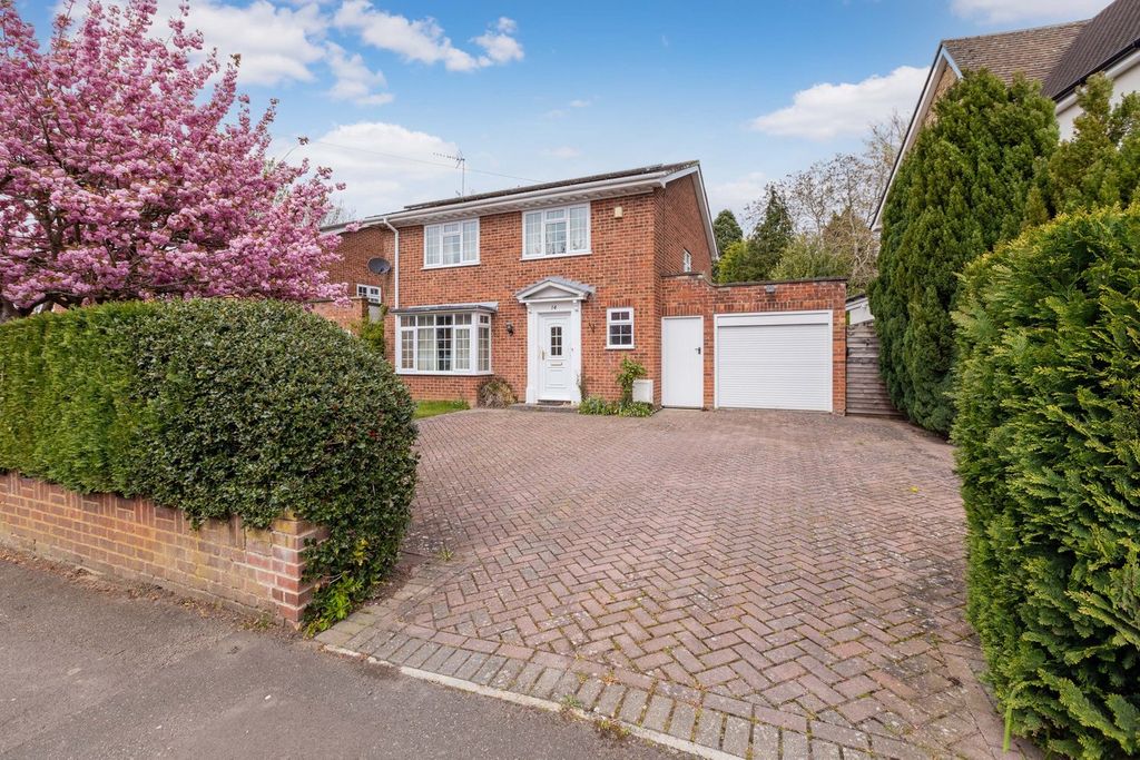 4 bed detached house for saleAllenby Road, Maidenhead SL6