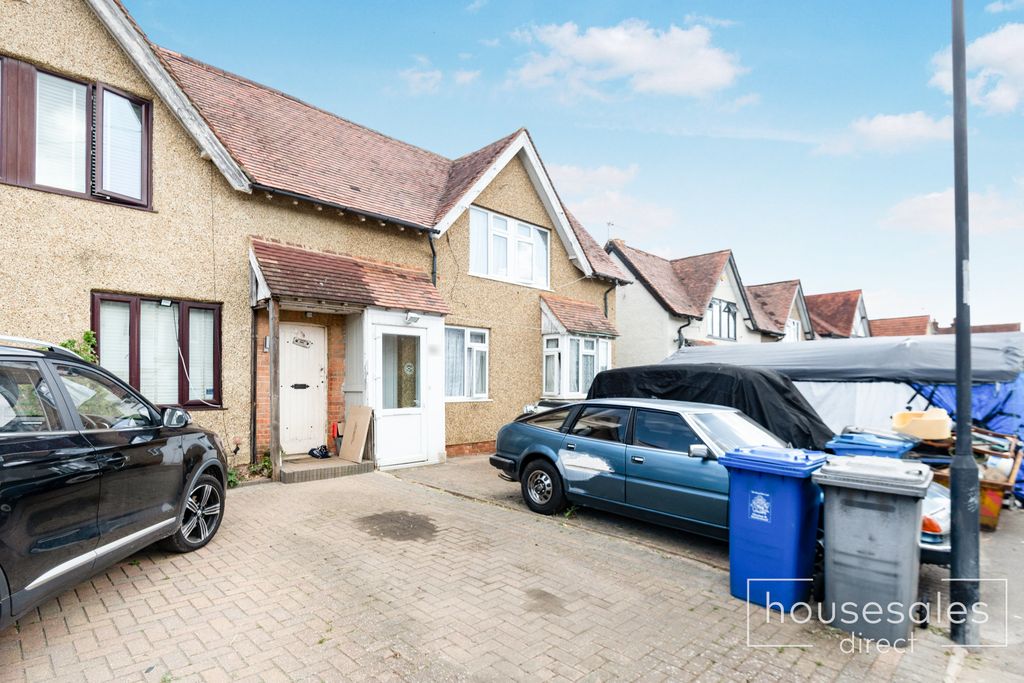 4 bed semi-detached house for saleHighway Road, Maidenhead SL6