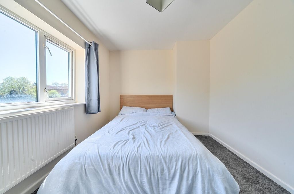 Additional image 17 of 5 bed detached house for sale9A, Highworth Road, Swindon SN3